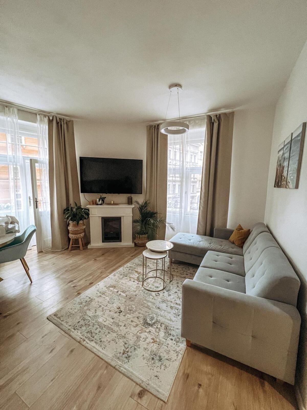 Stylish 1 Bedroom Office At Amazing Location Apartment Prague
